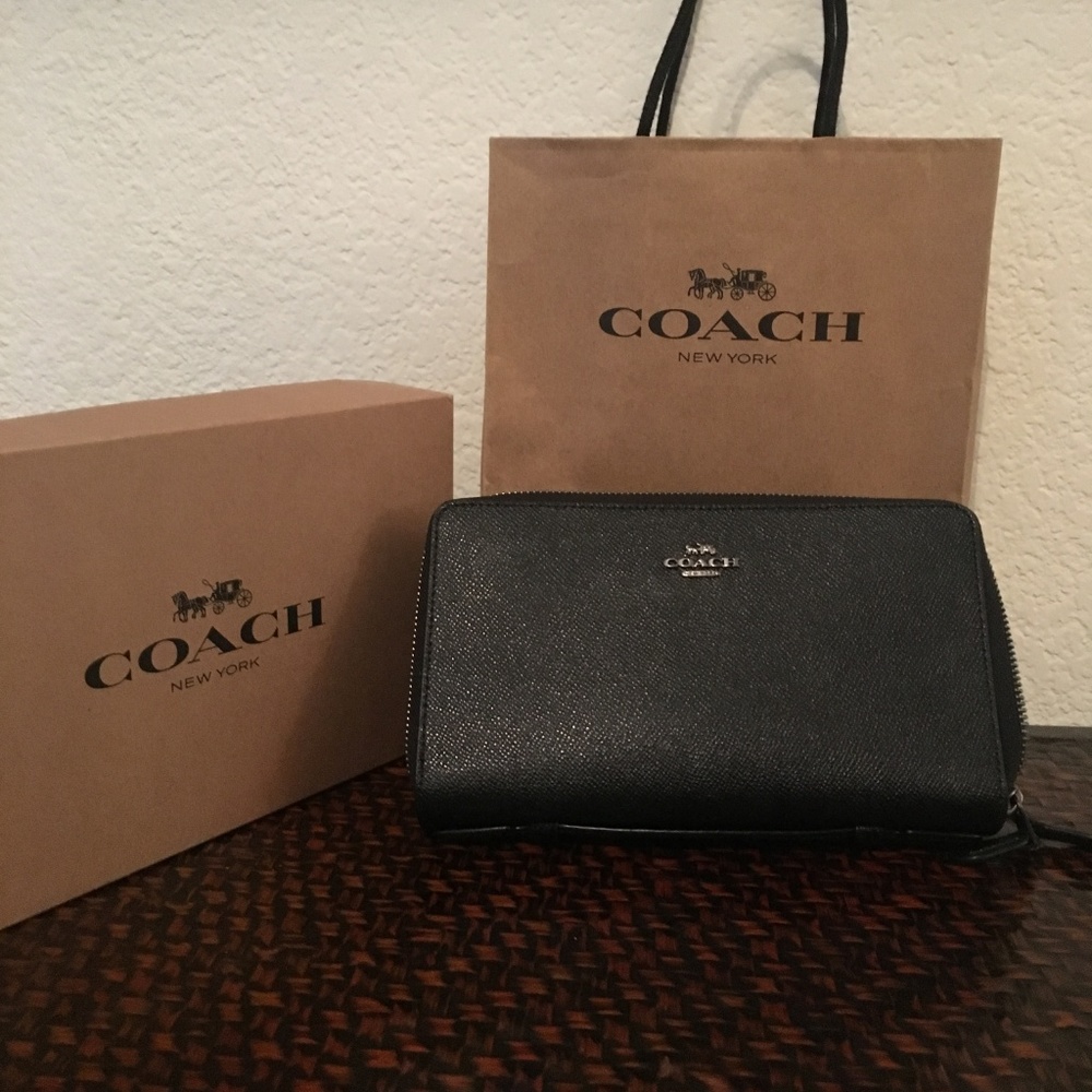 Coach Wallet - Picture 3 of 7